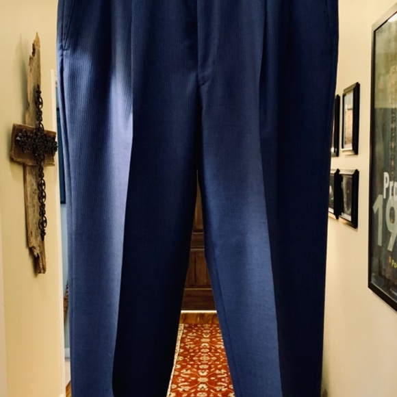 Ralph - Ralph Lauren Men's 46R Blue Pinstripe 100% Wool Two-Button Suit - Picture 13 of 14